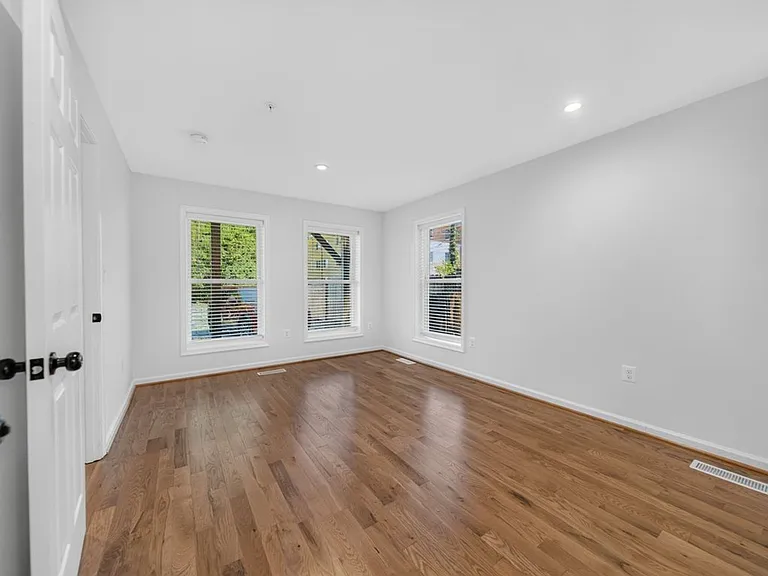 3214 Dubois Pl SE #1 — Photo 11