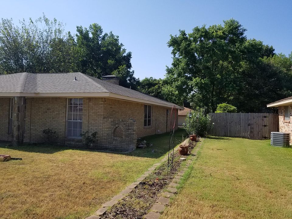 2nd image of 524 Ray Ave