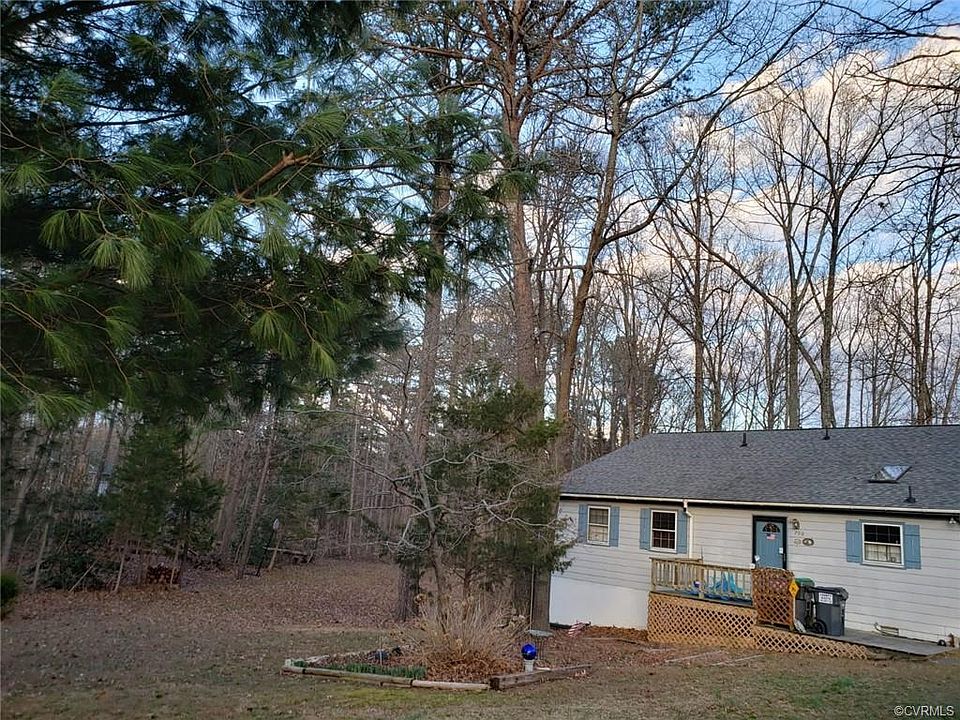 1st image of 790 Lake Caroline Dr