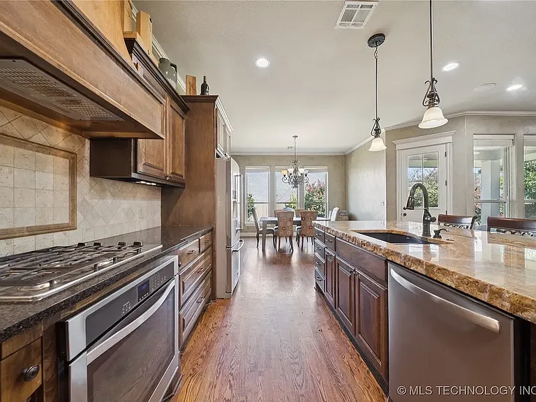 11285 S 73rd Pl E — Photo 16