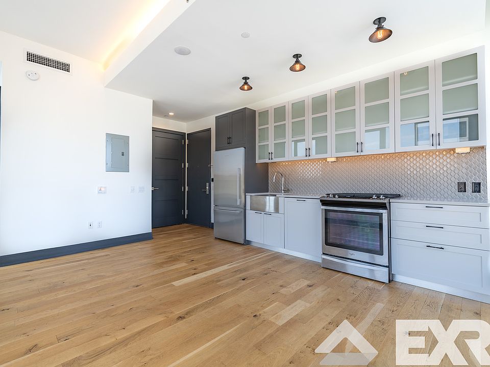 1st image of 10 Montieth St #859