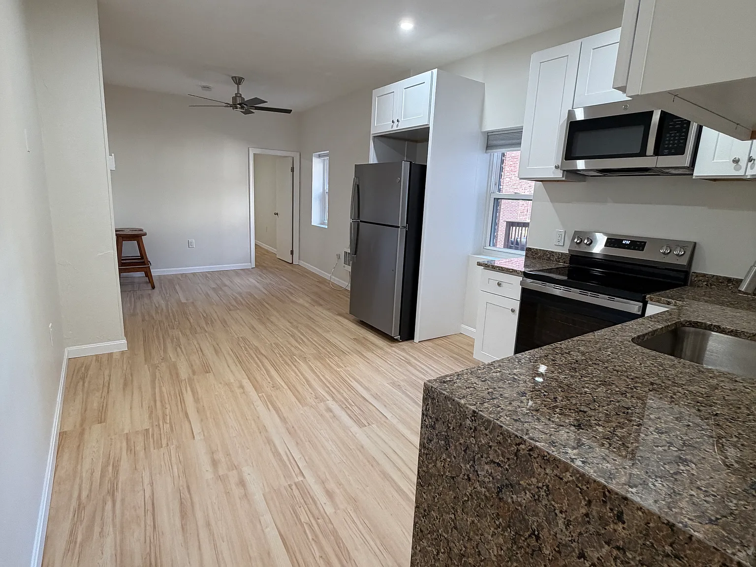 1 bed, 500 sqft, $2,800 — Photo 3