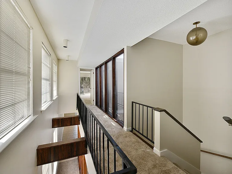 309-311 Lilac St — Photo 7