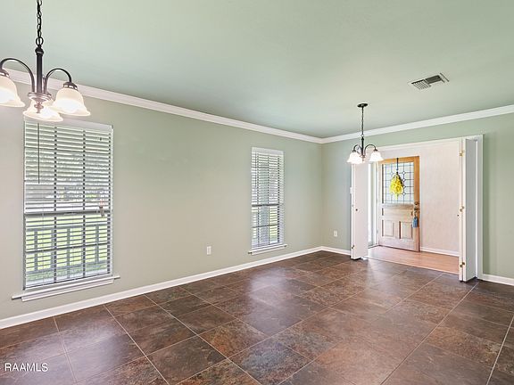 3rd image of 131 Saint Pierre Blvd