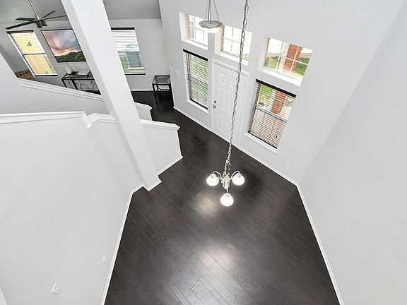 5th image of 19111 Lakota Dr