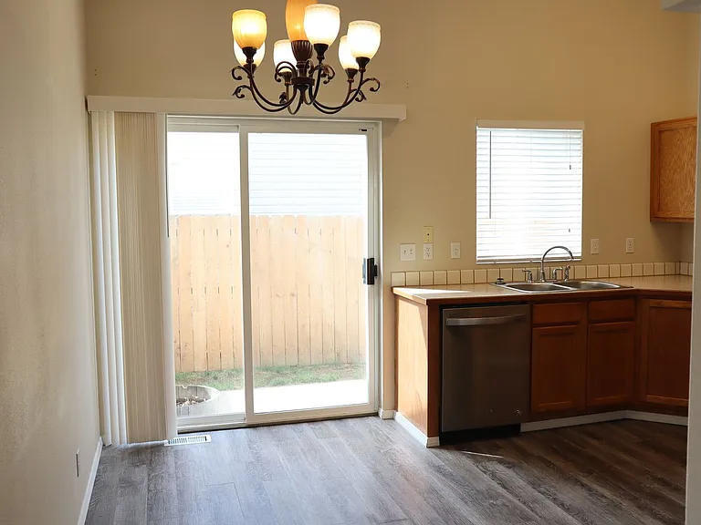 5773 N Morleau Ln — Photo 6