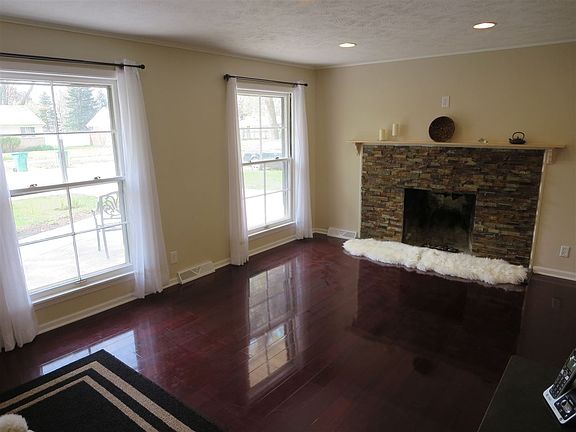 4th image of 4008 Buckingham Dr