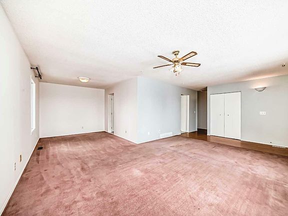 5th image of 3719 Whitehorn Dr NE