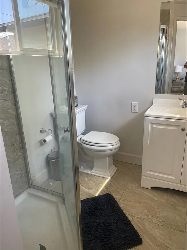 4 Bedroom 2 Bath — Photo 4
