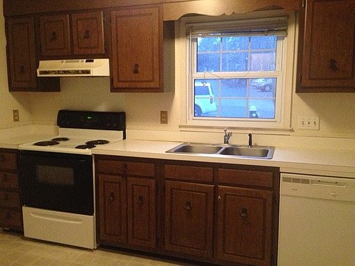2nd image of 3315 G Regents Park Ln