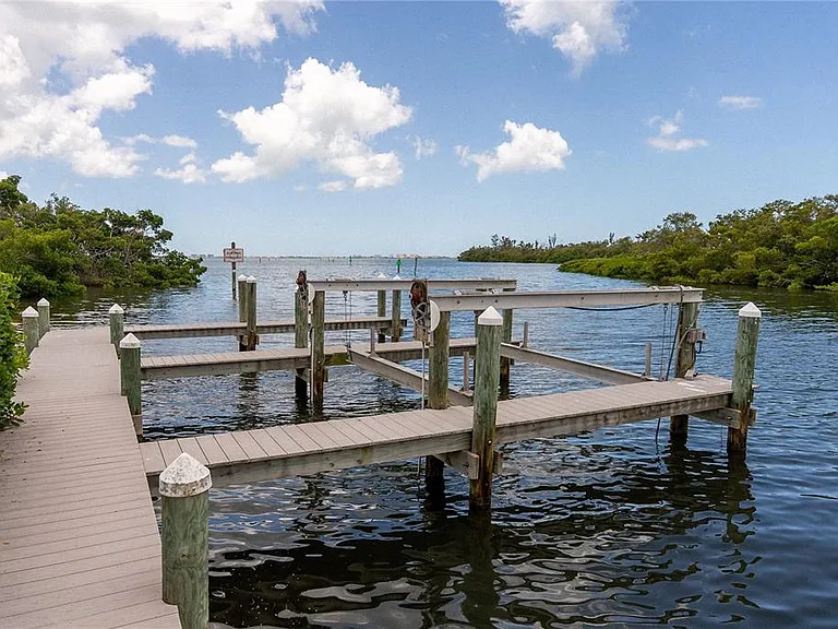 2424 Bay Dr #2424/2426 — Photo 32