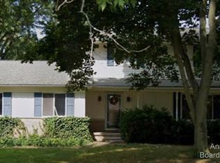 30225 Gladstone St, Farmington Hills, MI 48334