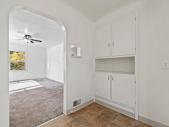 5th image of 1104 E Dewey Ave