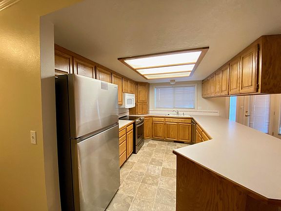4th image of 710 W Boone Ave