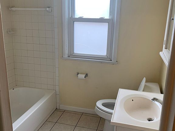 4th image of 4668 E 86th St