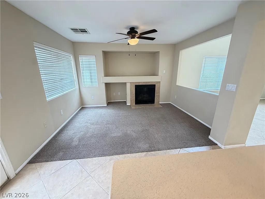 3 bed, 2.5 bath, 1683 sqft, $2,050 — Photo 3