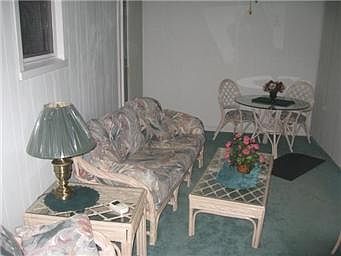 4th image of 5107 Gladstone Blvd