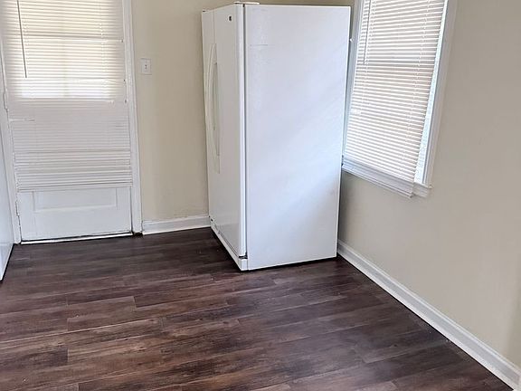 2nd image of 1207 Derenne Ave