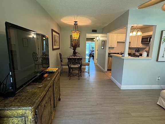 4th image of 33 Lake Vista Trail #104