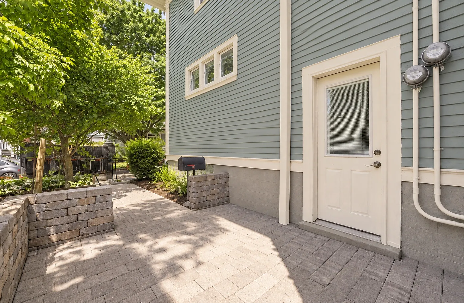 2 bed, 1.5 bath, 1350 sqft, $2,950 — Photo 1