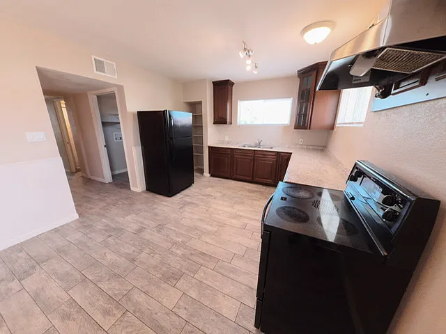 756 E University Dr — Photo 7