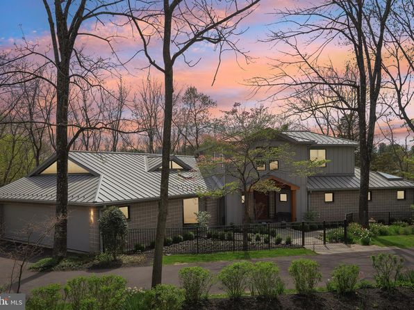 20 Woodhill Rd, Newtown, PA 18940