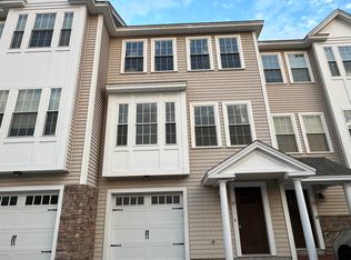 27 Acadia Ln, Exeter, NH 03833