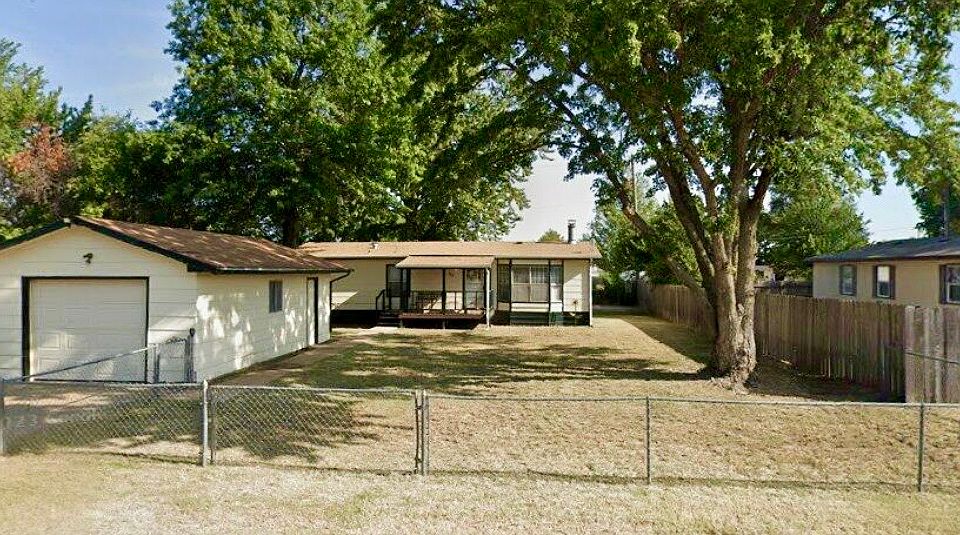 1st image of 640 E Aetna Dr