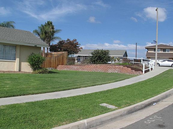 2nd image of 544 San Gorgonio Dr