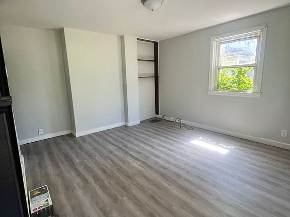 2nd image of 404 Lowell St
