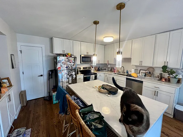 2600 E Kenwood Blvd — Photo 43
