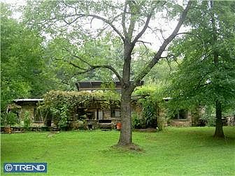 2nd image of 238 Sycamore Ln