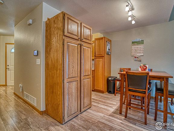 4th image of 2531 49th Ave Unit 1