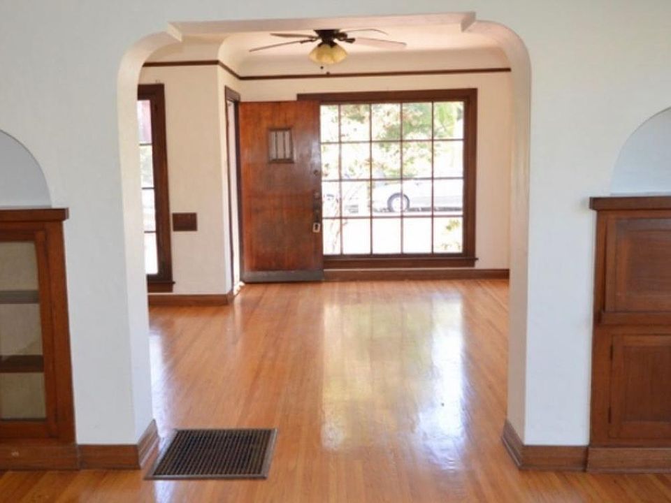 1st image of 776 Roswell Ave