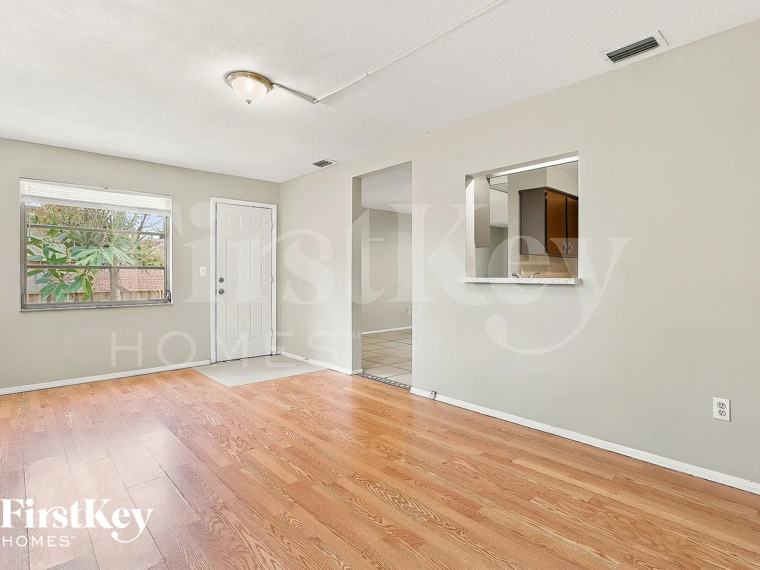 3 bed, 2.0 bath, 1500 sqft, $2,585 — Photo 4