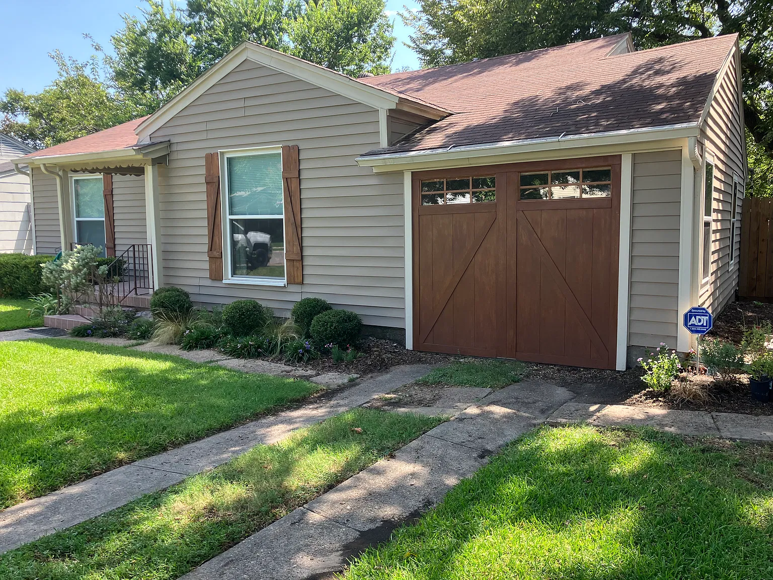 3 bed, 1.5 bath, 1400 sqft, $2,150 — Photo 1