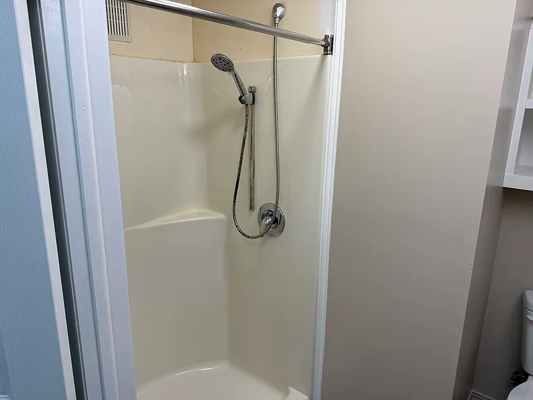 243 Rockwell St — Photo 9