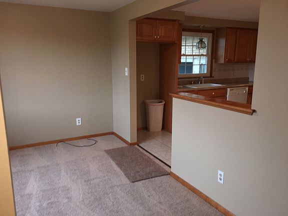 4th image of 127 Suzette Dr