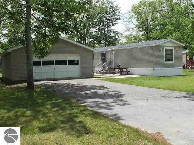 1st image of 826 Gladewood Ln