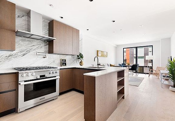2nd image of 442 E 13th St #42