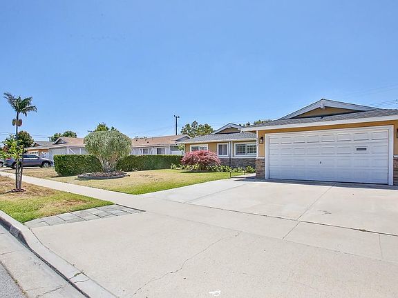 2nd image of 9072 Glenridge Ave