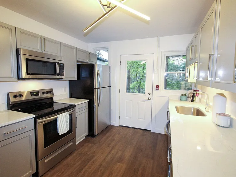 522 Stewart Ave — Photo 102
