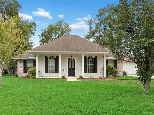6039 Chateau Loire Cir, Mandeville, LA 70448