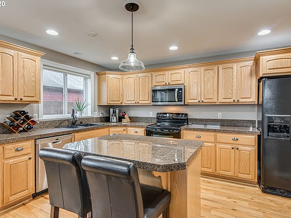 4th image of 2916 NE 88th Ct