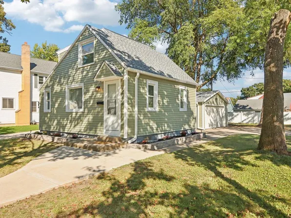 3676 South 89th STREET, Milwaukee, WI 53228