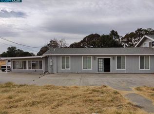 1250 N Gate Rd, Walnut Creek, CA 94598