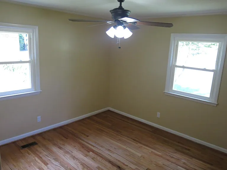 318 Lansdowne Rd — Photo 9