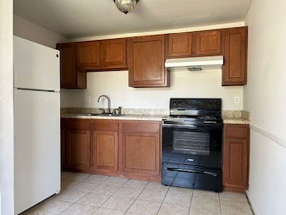 3rd image of 2678 Sunrise Village Dr #B