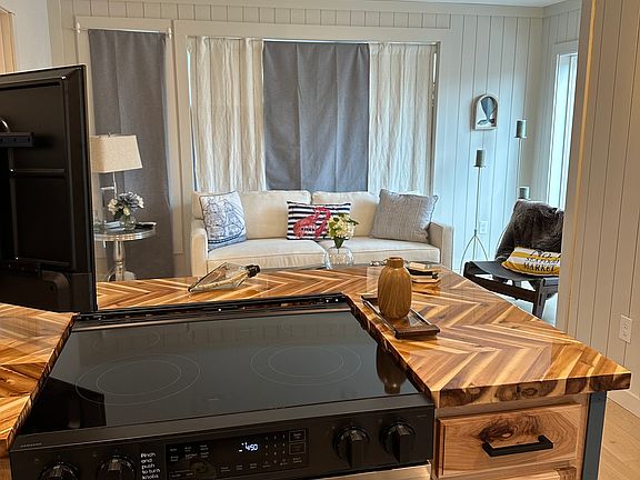 4th image of 44 Verrill St #2