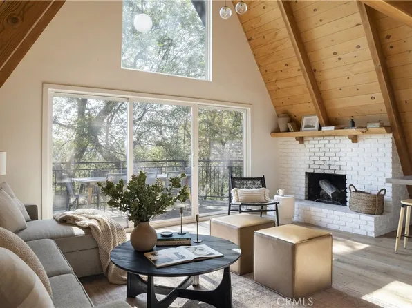 1340 Yosemite Dr, Lake Arrowhead, CA 92352